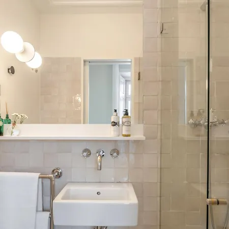 Casa Janelas Com Vista 4* ליסבון